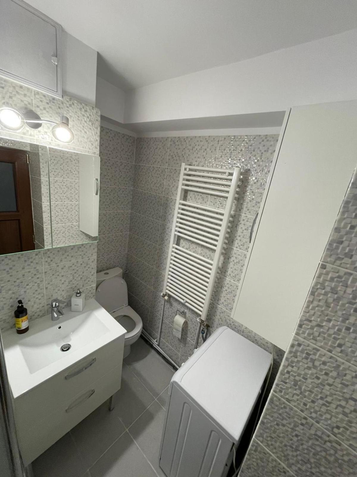 Propriete Ten - Close To University, Hospital And Downtown 이아시 외부 사진